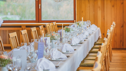 Hochzeitstafel im Kaminzimmer