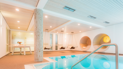 Schwimmbad im Hotel Rödiger